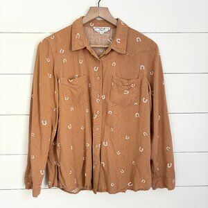 Hippie Rose brown with white horseshoes button down shirt size medium